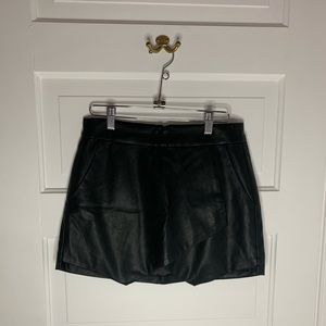 Forever 21 black faux leather skirt